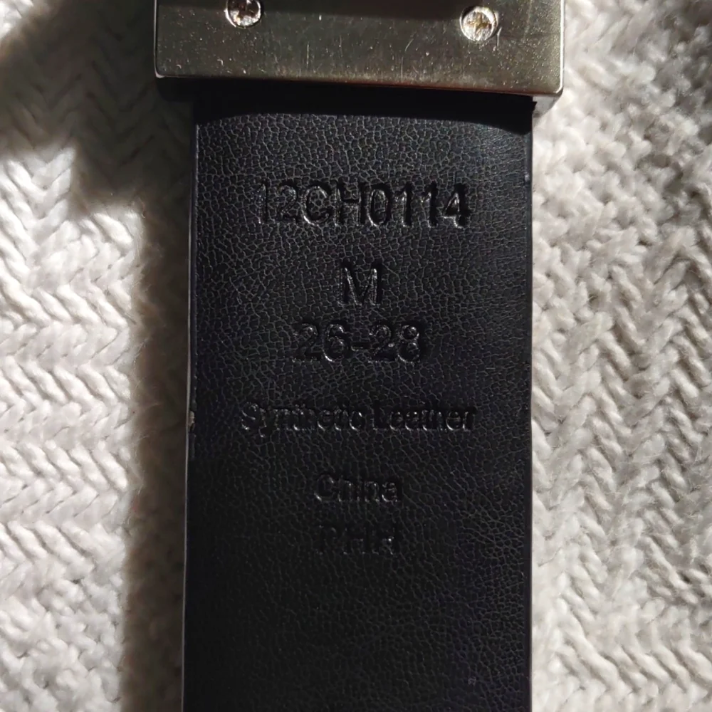 Chaps Boys reversible belt, medium 26-28, very good condition